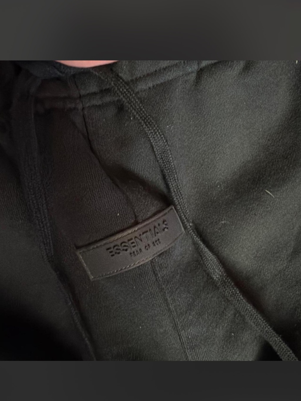 Essentials Shorts - Picture 4 of 5